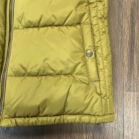 Old Navy Quilted Frost-Free Vest in jungle grove Size XSmall - Picture 5 of 6